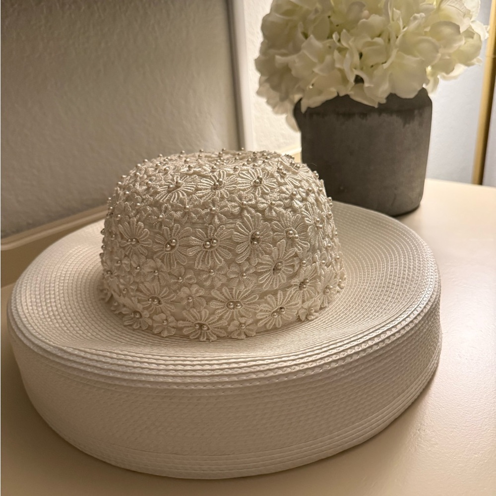 Embellished Bridal Floral Straw Hat in Ivory
